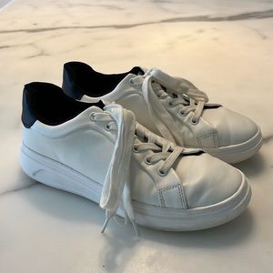Zara white tennis shoes with black heel size 35 (US 5)